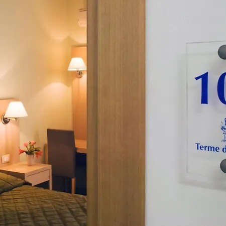 Hotell Terme Del Tufaro 4*
